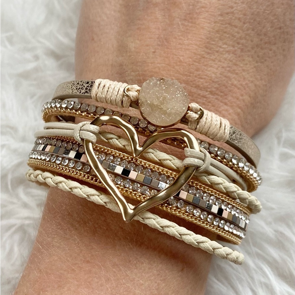 Love In The Air Bracelet - Picture 3 of 7